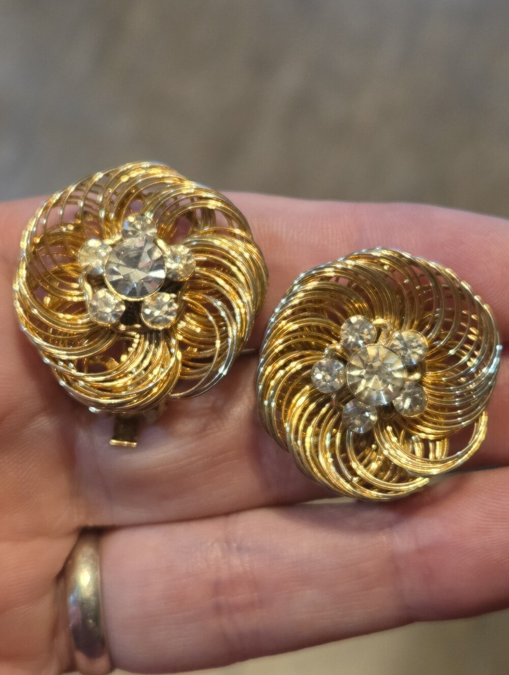 Vintage Gold Tone Wirework Rhinestone Rosette Flower Clip On Earrings
